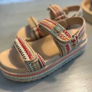 Steve Madden, new in the box Bigmona platform sandal.